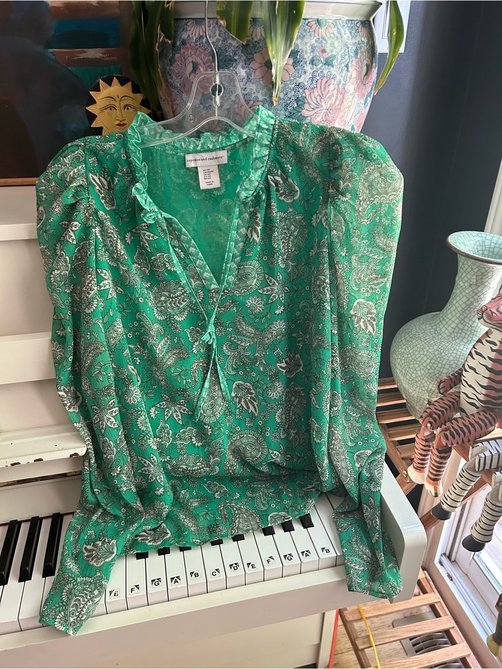 Cupcakes and Cashmere XS Green Paisley Puff Sleeve Boho Blouse